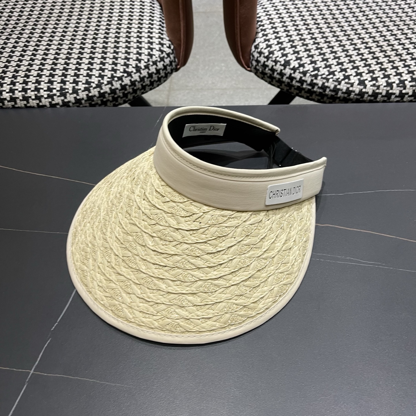 Dior迪奥 夏季户外草编黑胶防紫外线空顶防晒帽女新款大檐百搭透气遮阳帽子