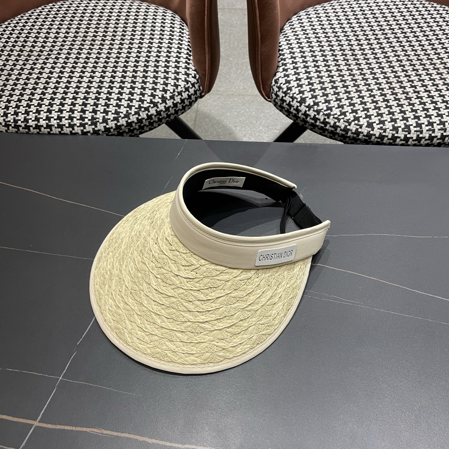 Dior迪奥 夏季户外草编黑胶防紫外线空顶防晒帽女新款大檐百搭透气遮阳帽子