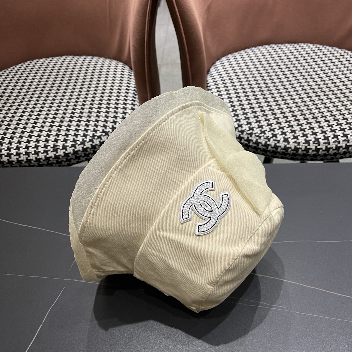 CHANEL香奈儿 帽子女款春夏季蝴蝶纱渔夫帽优雅气质显脸小盆帽潮可折叠遮阳帽女