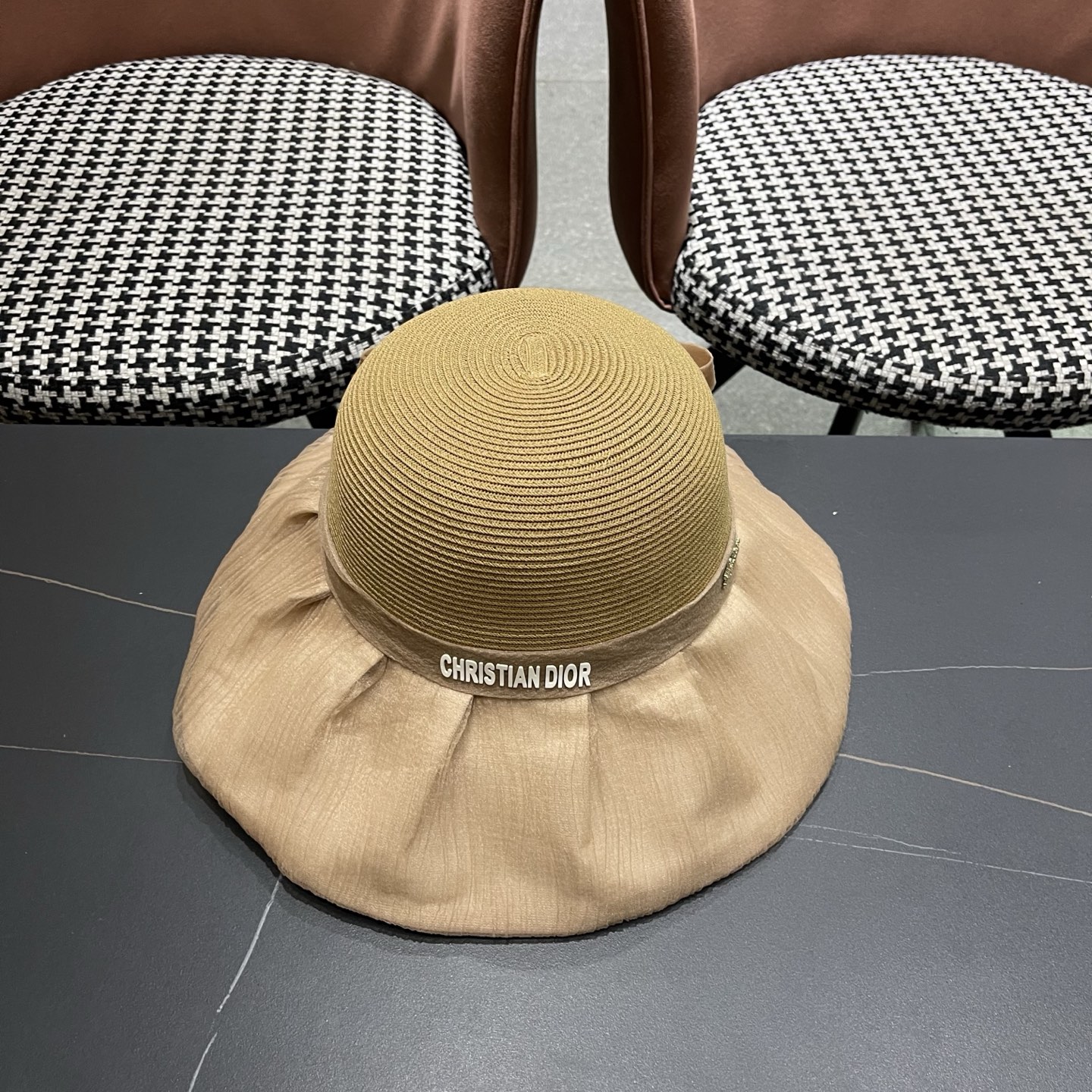 迪奥Dior 2026新款遮阳帽子女春秋出游度假防紫外线渔夫帽可折叠大檐防晒帽