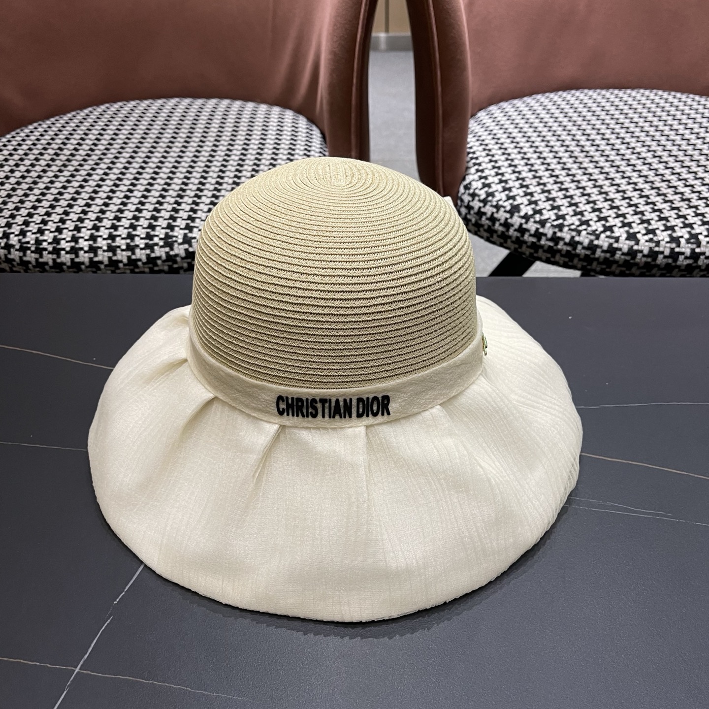 迪奥Dior 2026新款遮阳帽子女春秋出游度假防紫外线渔夫帽可折叠大檐防晒帽