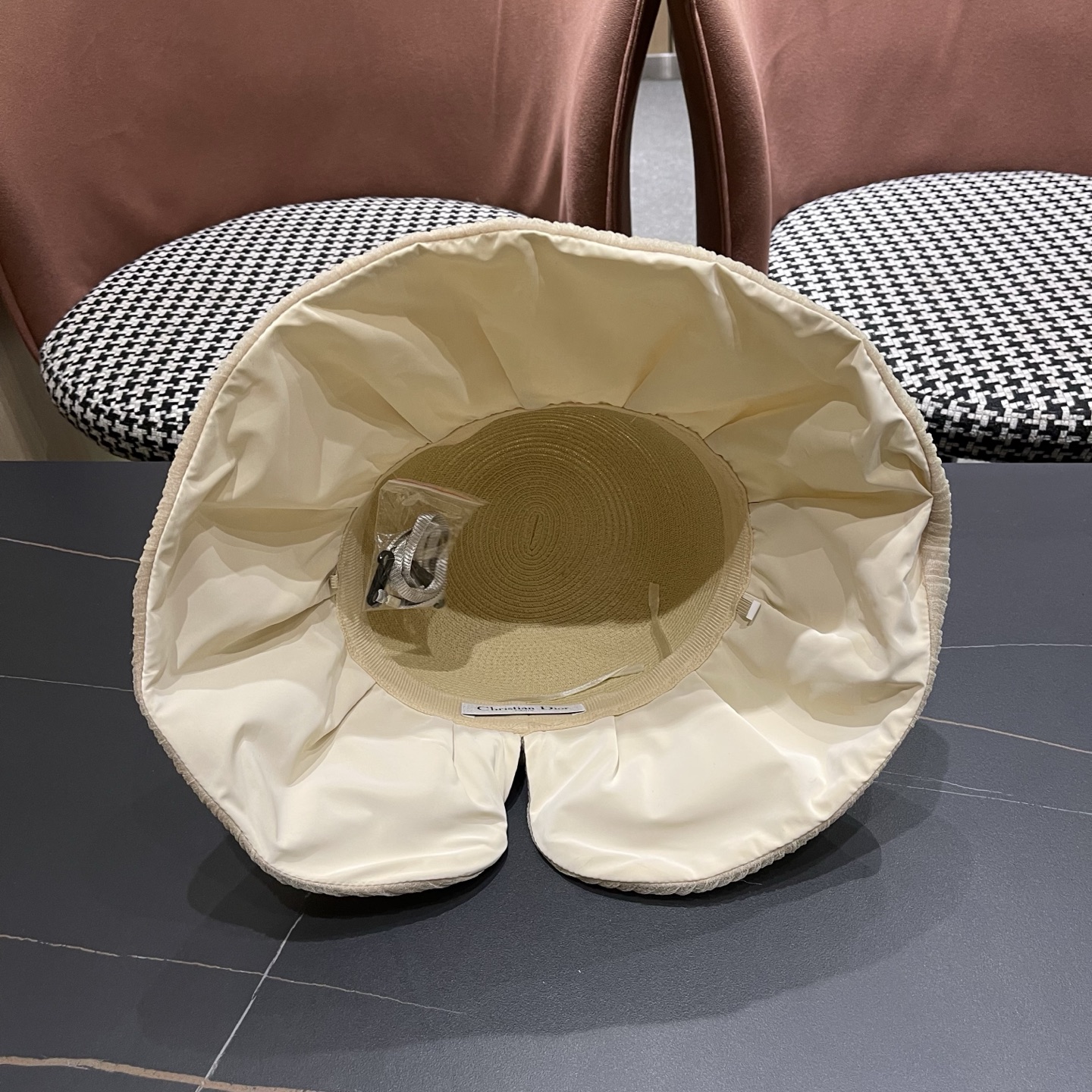 迪奥Dior 2026新款遮阳帽子女春秋出游度假防紫外线渔夫帽可折叠大檐防晒帽