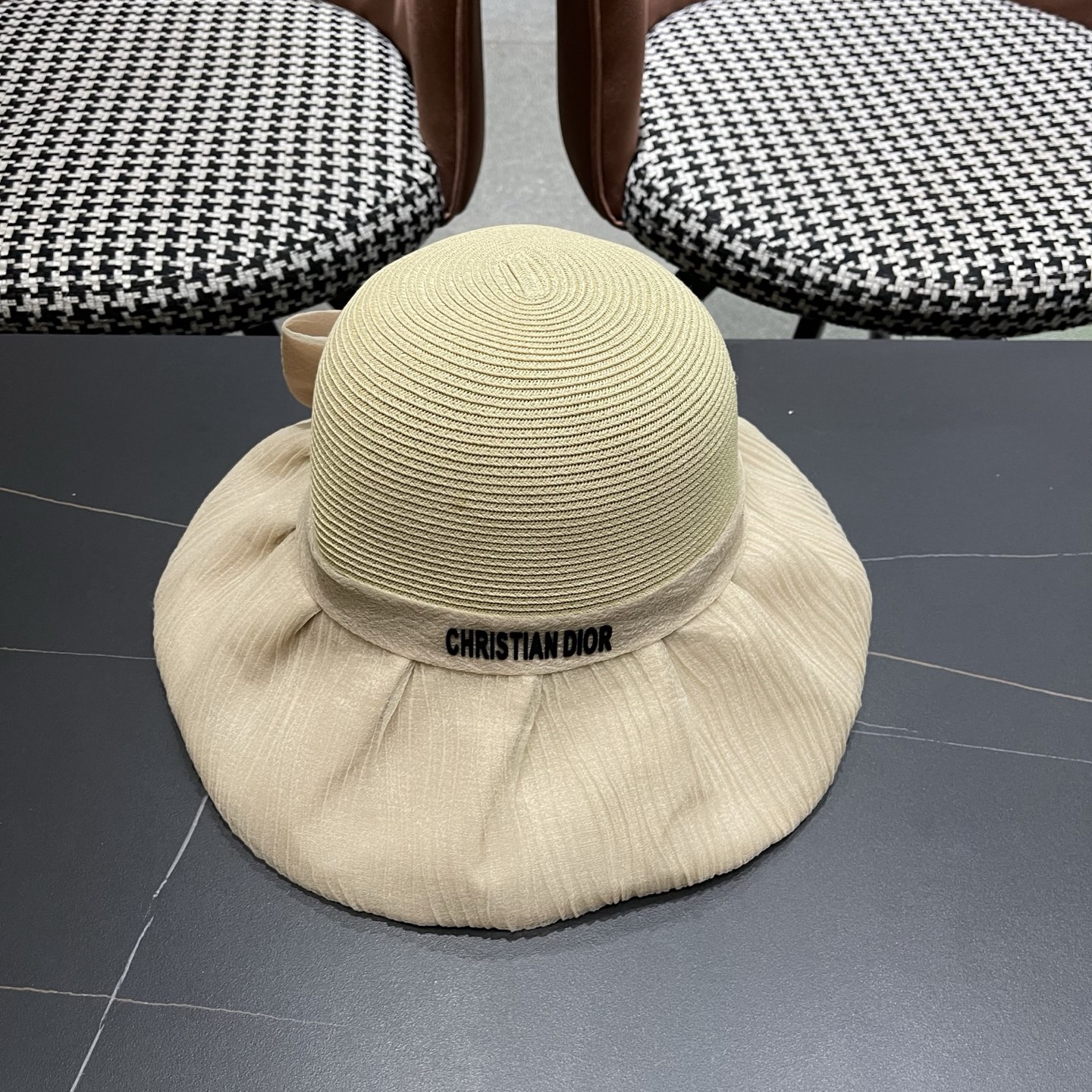 迪奥Dior 2026新款遮阳帽子女春秋出游度假防紫外线渔夫帽可折叠大檐防晒帽