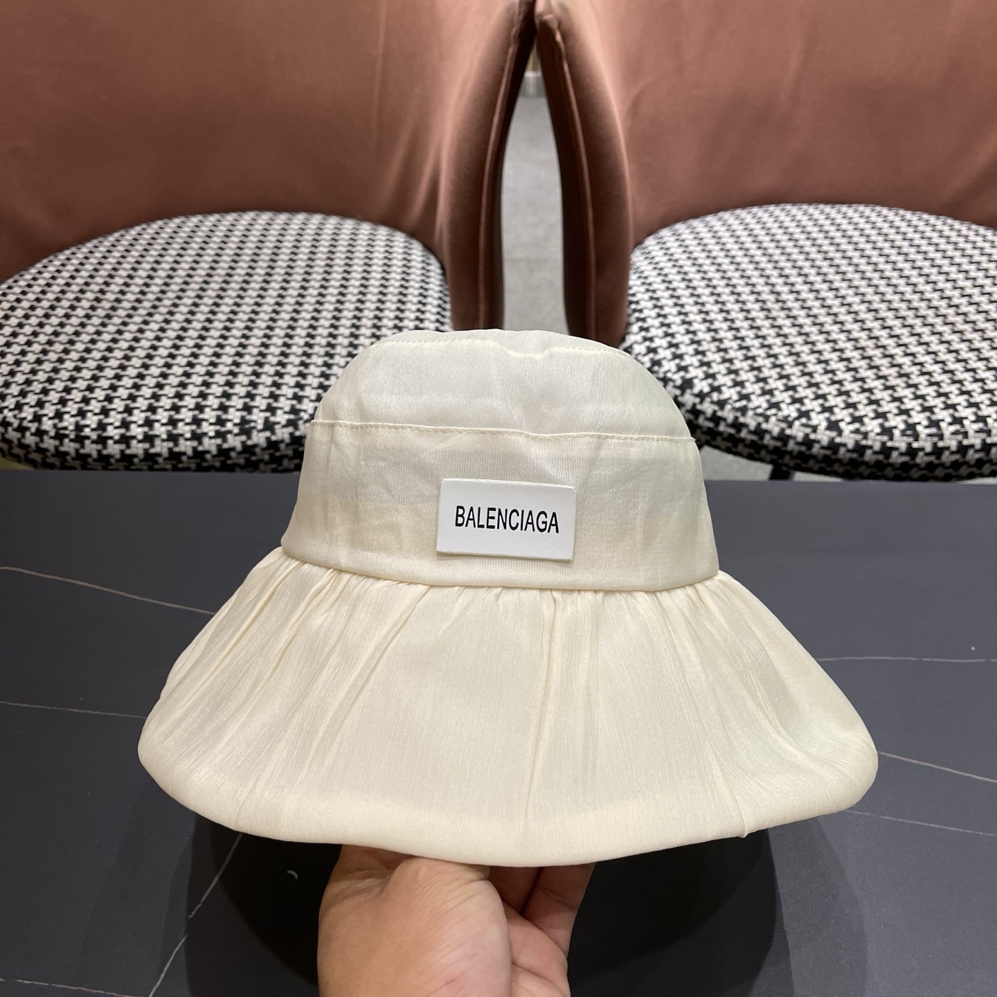 balenciaga 巴黎世家 新款遮阳帽子女士大帽檐渔夫帽户外防紫外线防晒帽