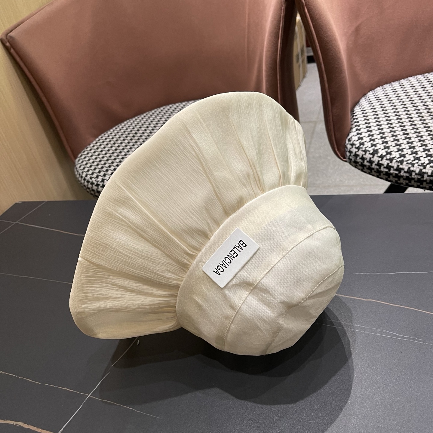 balenciaga 巴黎世家 新款遮阳帽子女士大帽檐渔夫帽户外防紫外线防晒帽