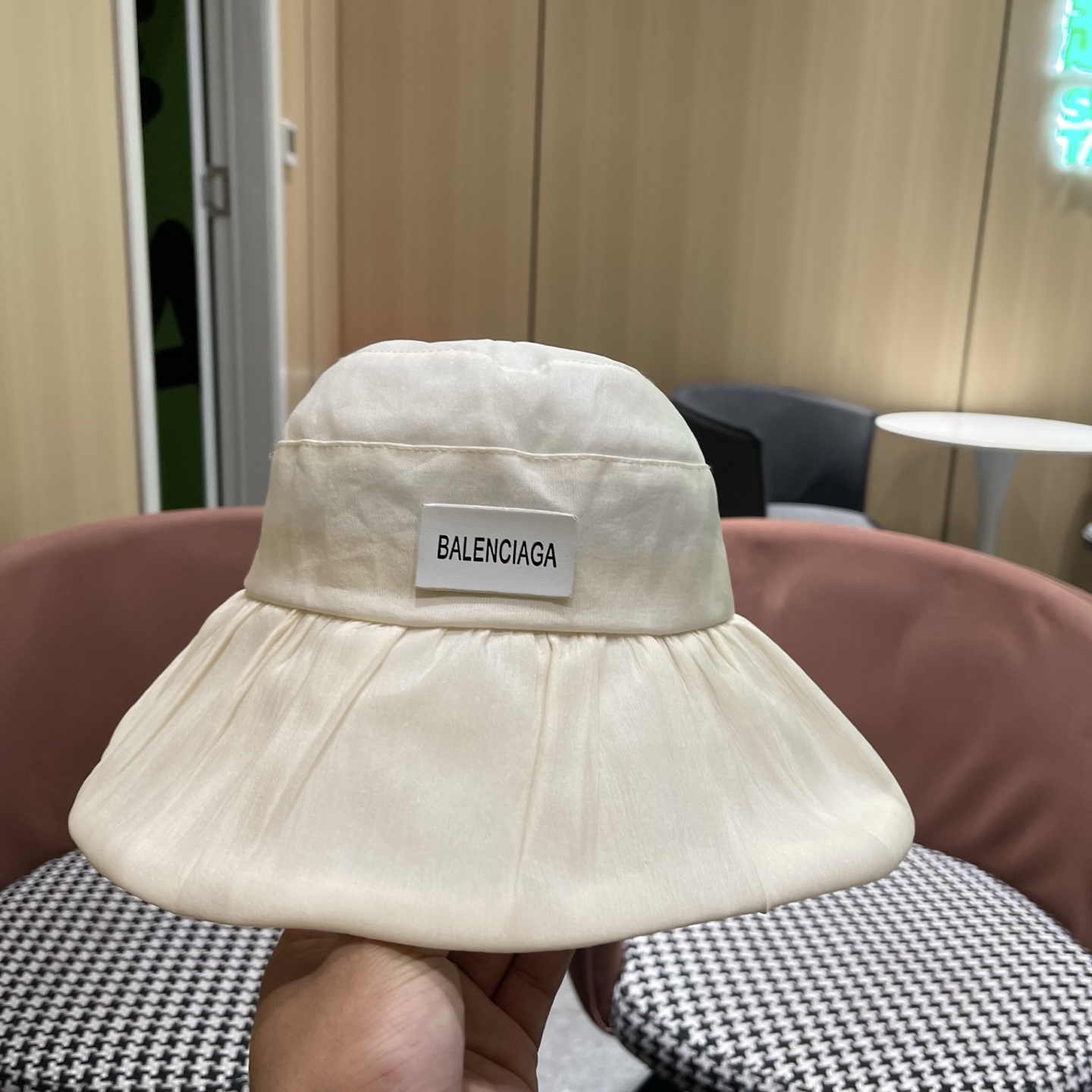 balenciaga 巴黎世家 新款遮阳帽子女士大帽檐渔夫帽户外防紫外线防晒帽