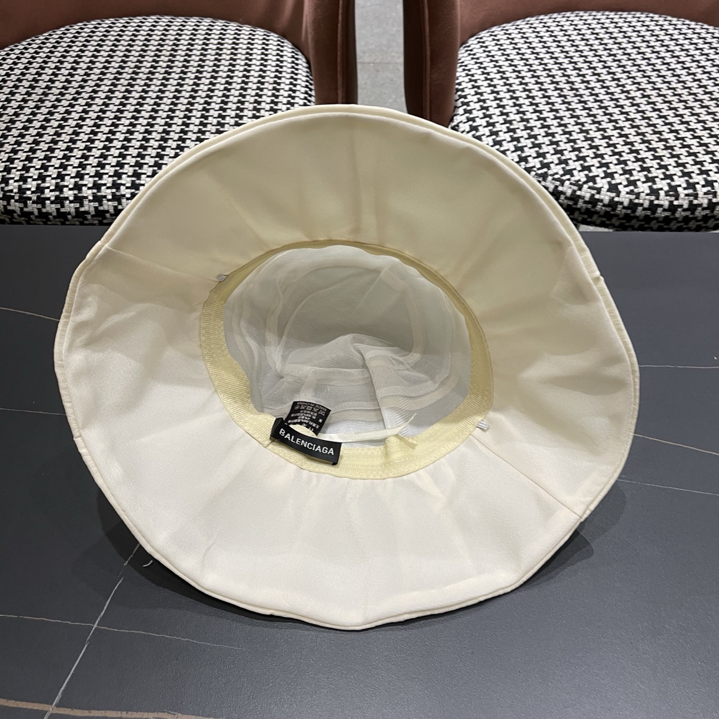 balenciaga 巴黎世家 新款遮阳帽子女士大帽檐渔夫帽户外防紫外线防晒帽