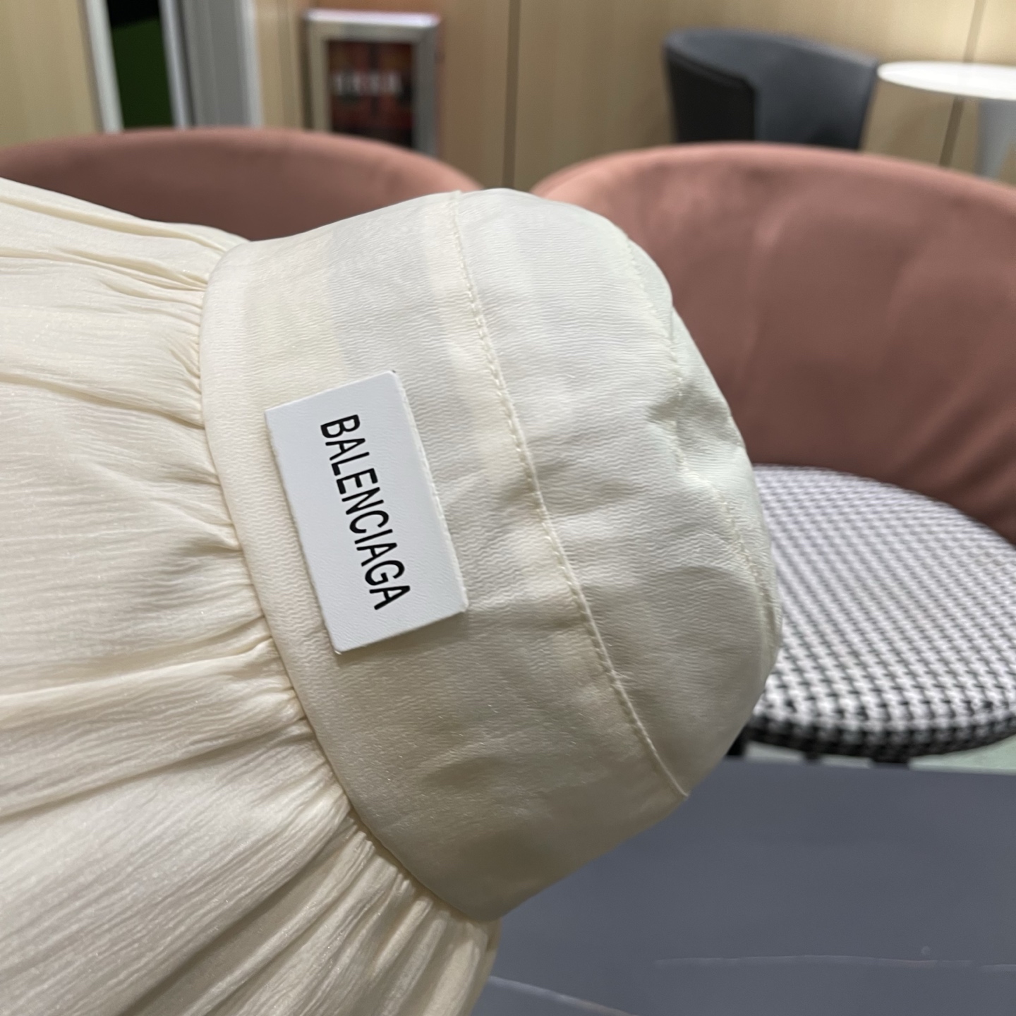 balenciaga 巴黎世家 新款遮阳帽子女士大帽檐渔夫帽户外防紫外线防晒帽