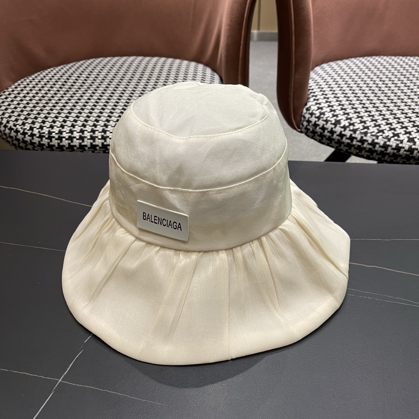 balenciaga 巴黎世家 新款遮阳帽子女士大帽檐渔夫帽户外防紫外线防晒帽