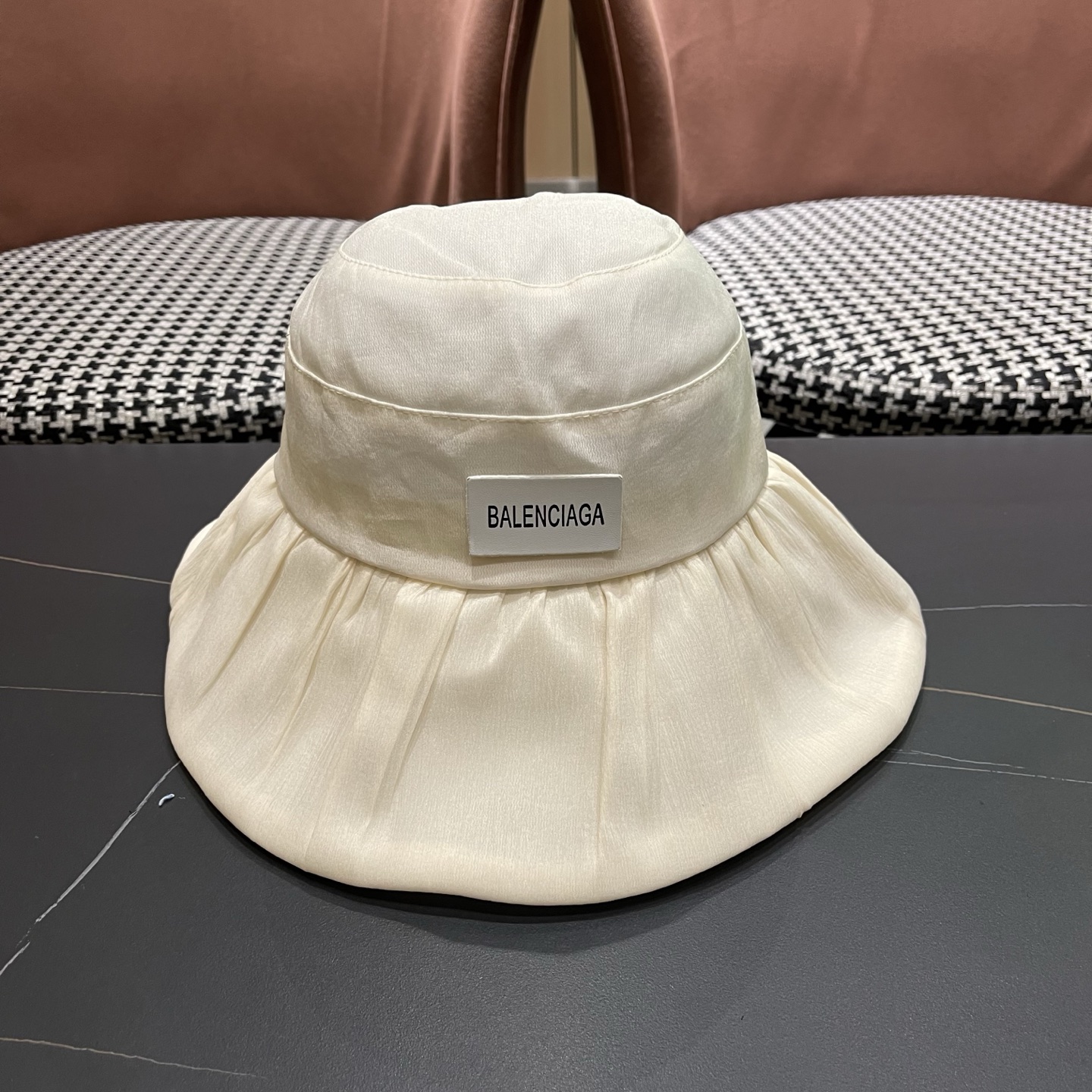 balenciaga 巴黎世家 新款遮阳帽子女士大帽檐渔夫帽户外防紫外线防晒帽