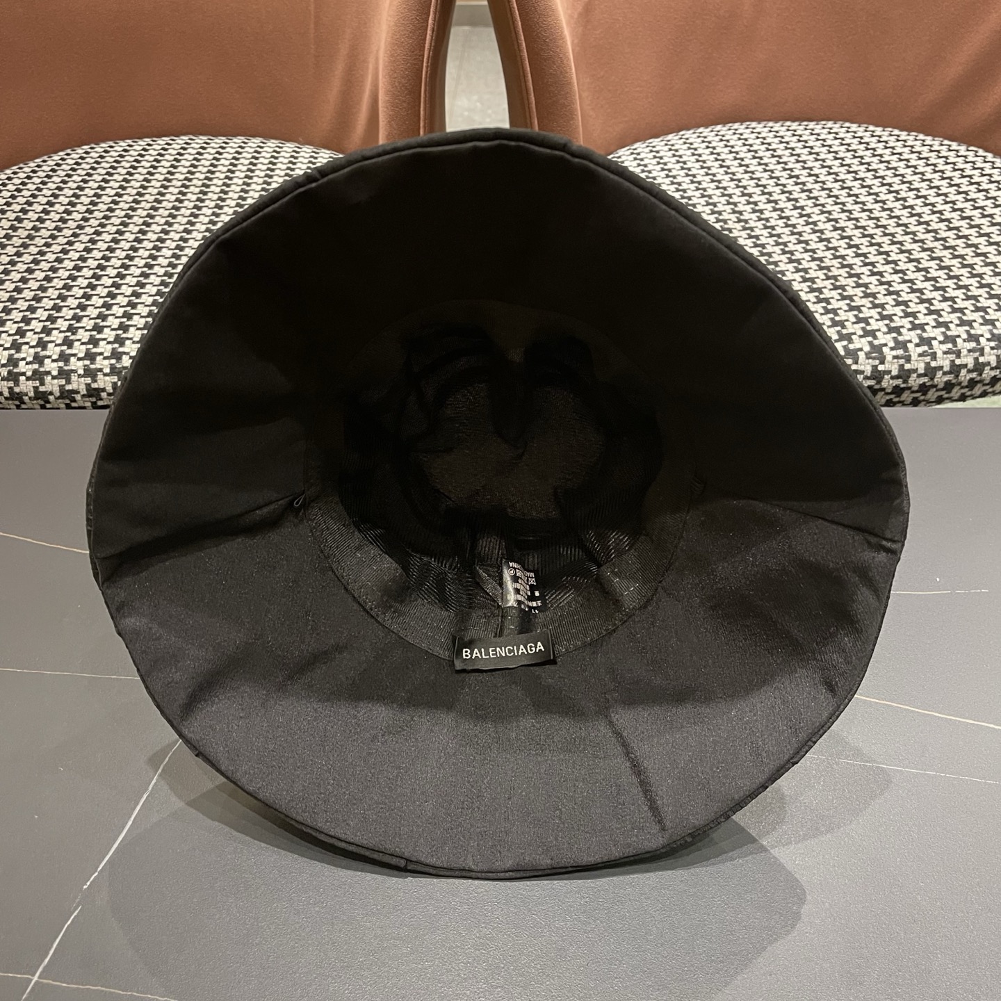 balenciaga 巴黎世家 新款遮阳帽子女士大帽檐渔夫帽户外防紫外线防晒帽