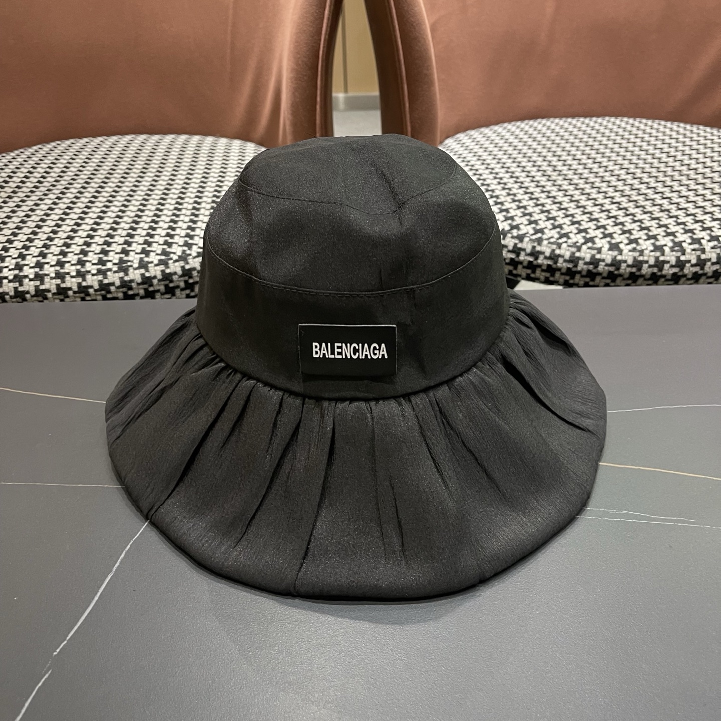 balenciaga 巴黎世家 新款遮阳帽子女士大帽檐渔夫帽户外防紫外线防晒帽