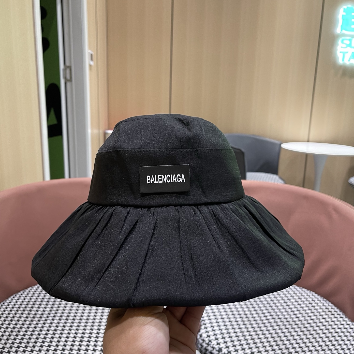 balenciaga 巴黎世家 新款遮阳帽子女士大帽檐渔夫帽户外防紫外线防晒帽