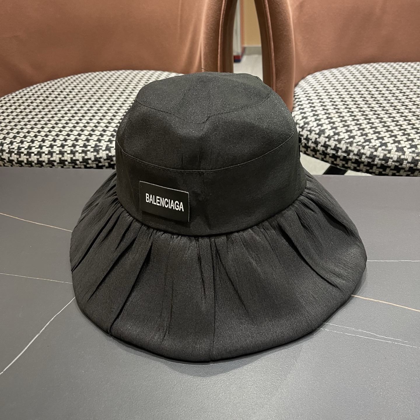 balenciaga 巴黎世家 新款遮阳帽子女士大帽檐渔夫帽户外防紫外线防晒帽