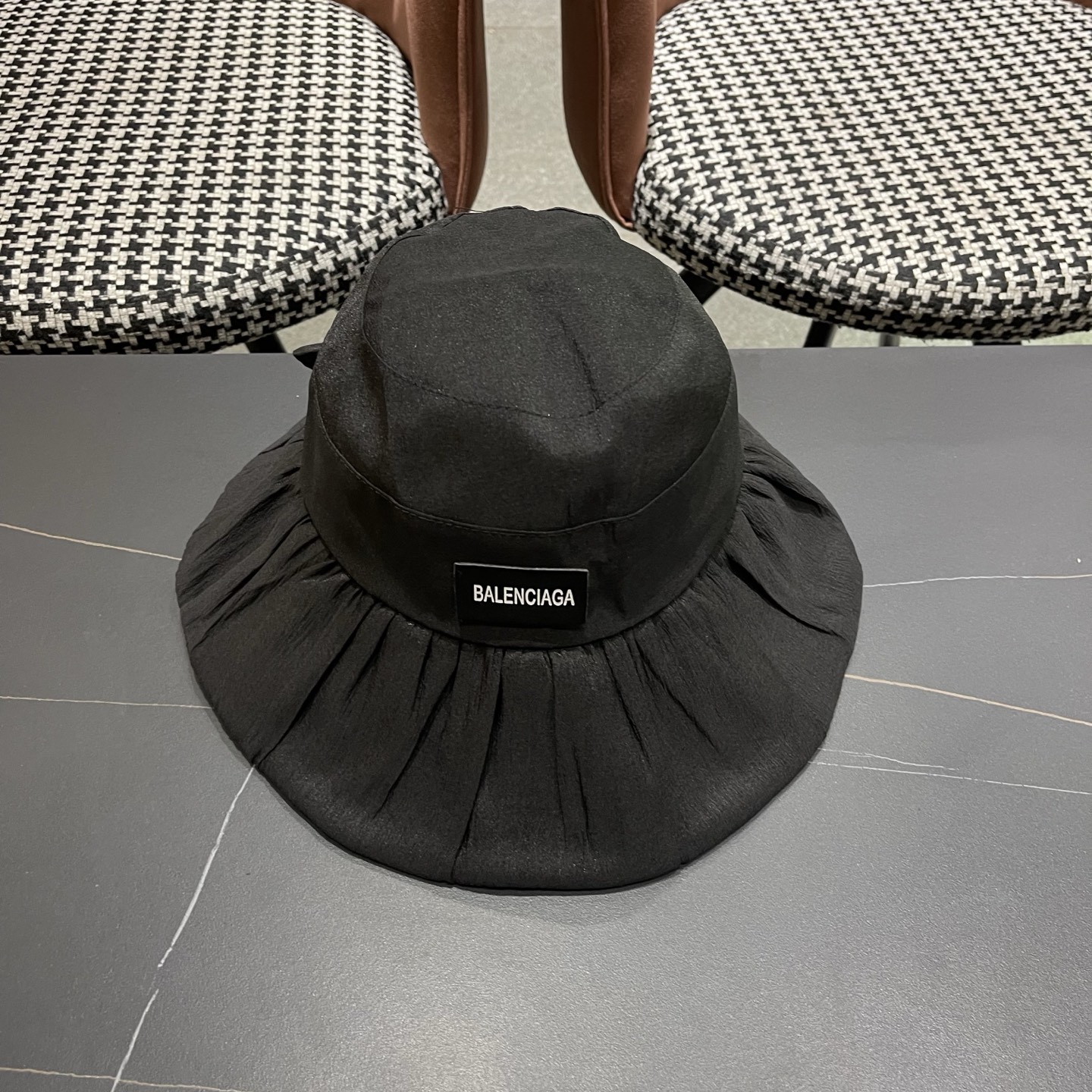 balenciaga 巴黎世家 新款遮阳帽子女士大帽檐渔夫帽户外防紫外线防晒帽