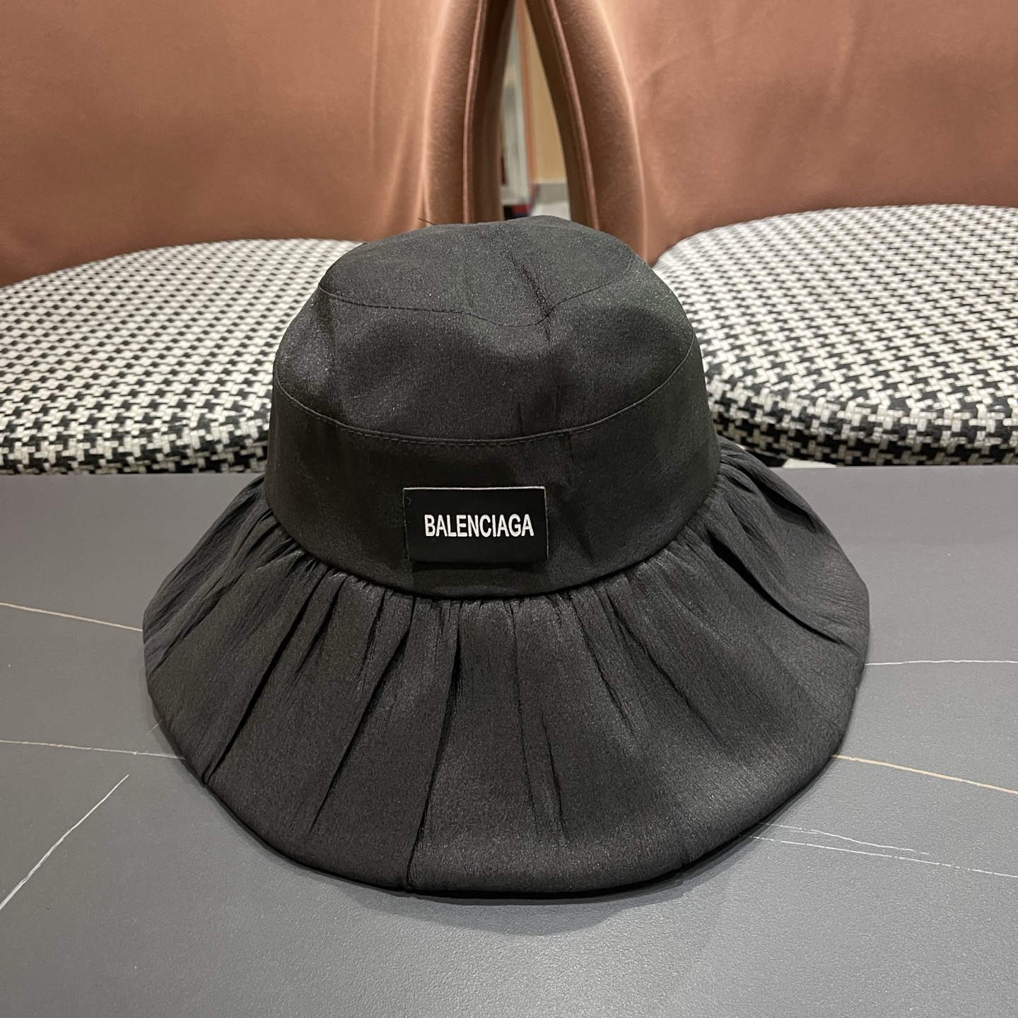 balenciaga 巴黎世家 新款遮阳帽子女士大帽檐渔夫帽户外防紫外线防晒帽