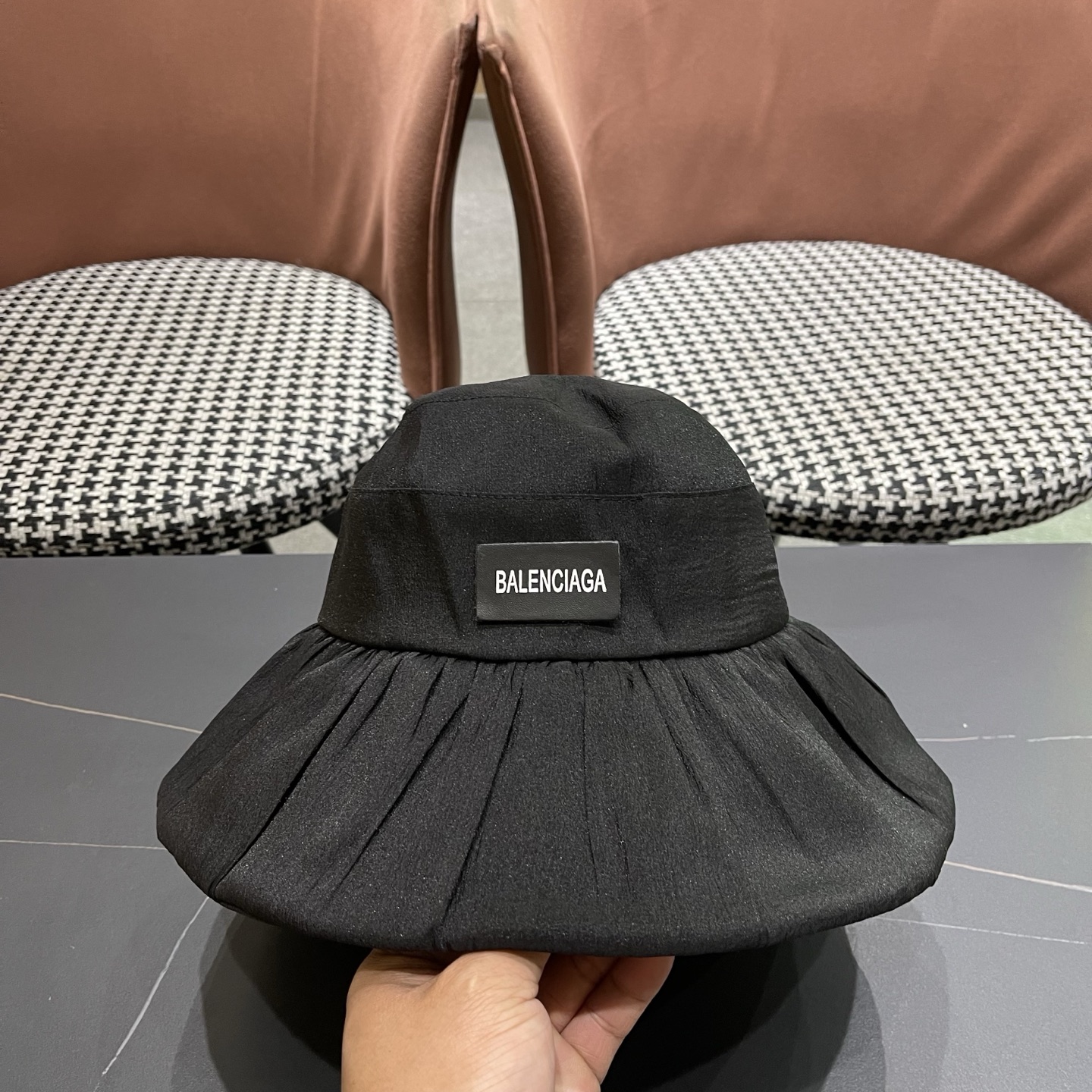 balenciaga 巴黎世家 新款遮阳帽子女士大帽檐渔夫帽户外防紫外线防晒帽