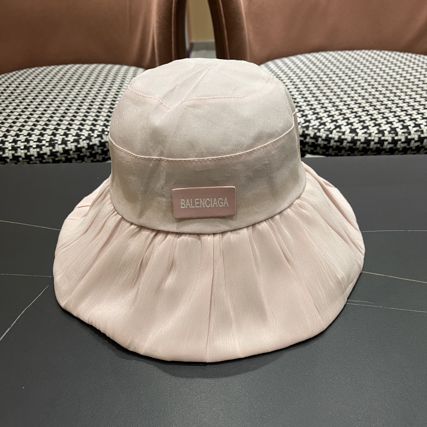 balenciaga 巴黎世家 新款遮阳帽子女士大帽檐渔夫帽户外防紫外线防晒帽