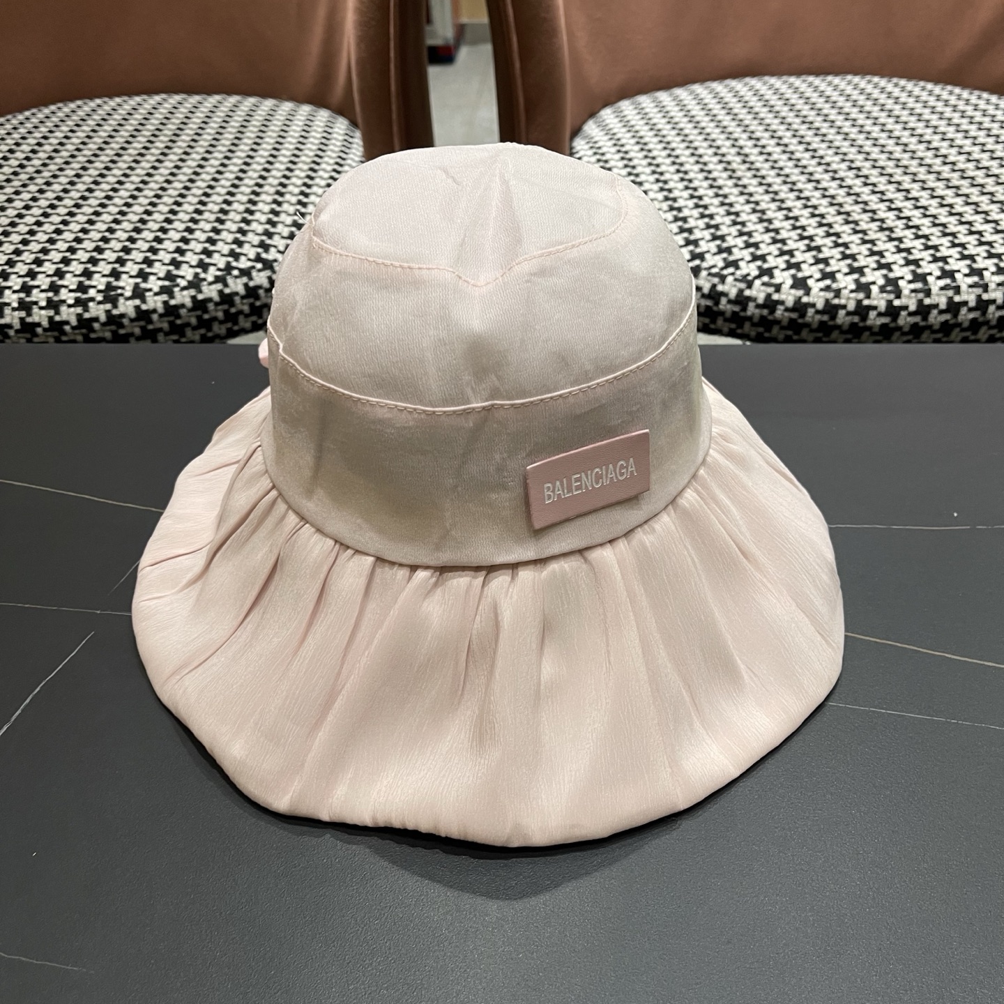 balenciaga 巴黎世家 新款遮阳帽子女士大帽檐渔夫帽户外防紫外线防晒帽