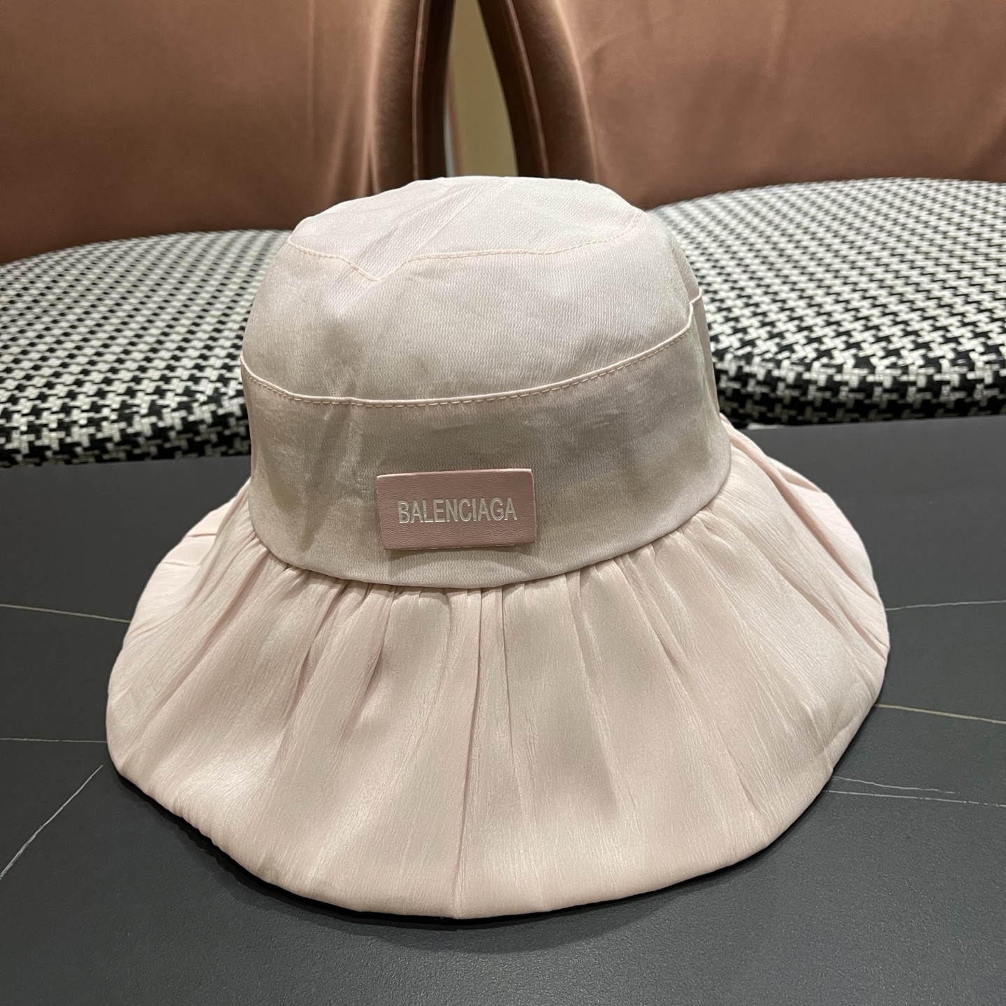 balenciaga 巴黎世家 新款遮阳帽子女士大帽檐渔夫帽户外防紫外线防晒帽