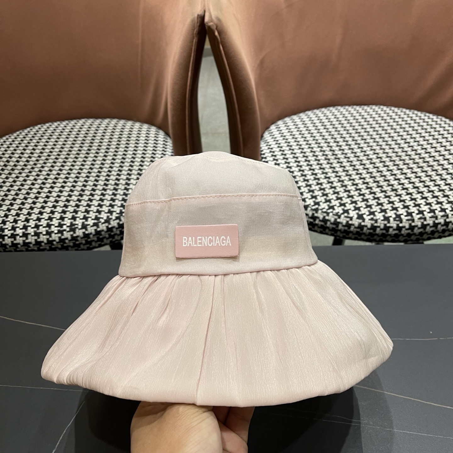 balenciaga 巴黎世家 新款遮阳帽子女士大帽檐渔夫帽户外防紫外线防晒帽