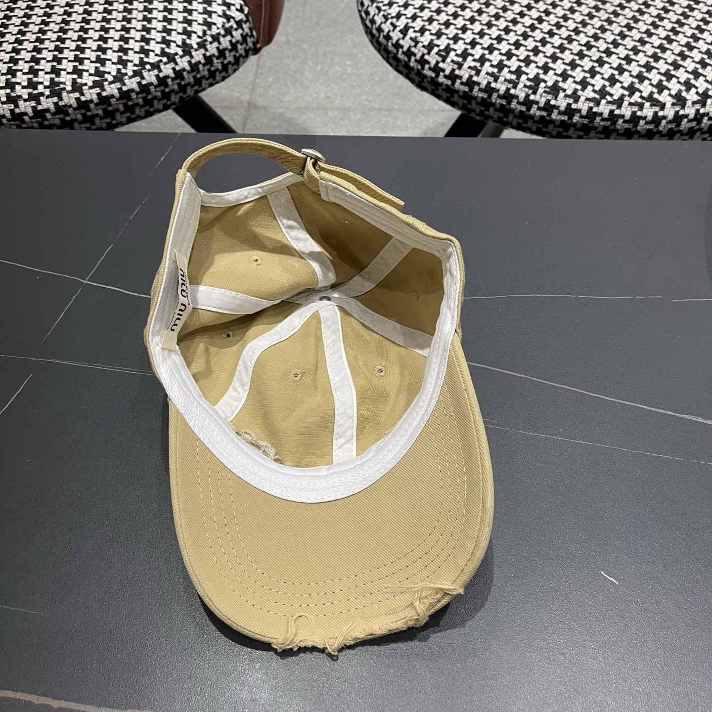 谬谬miumiu 原单春夏新款棒球帽，正品开模订制，原版做工细致质量超赞！