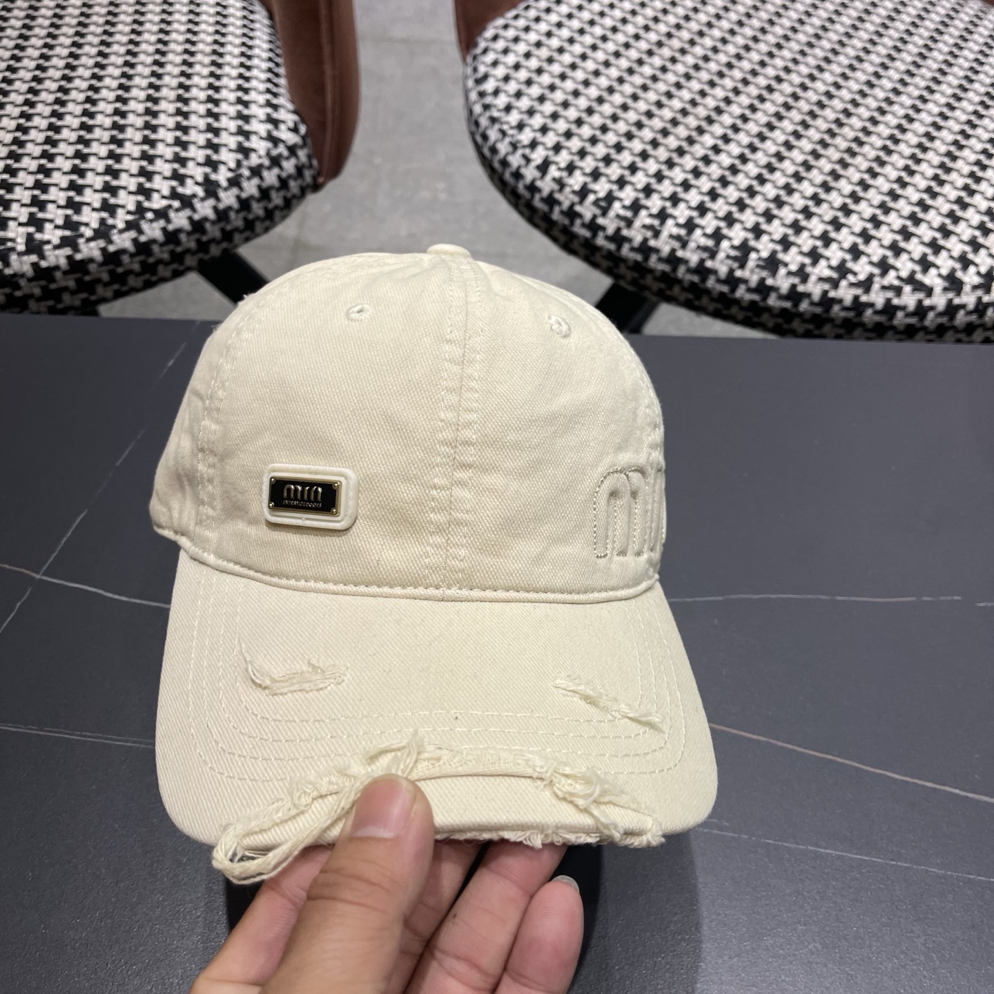 谬谬miumiu 原单春夏新款棒球帽，正品开模订制，原版做工细致质量超赞！