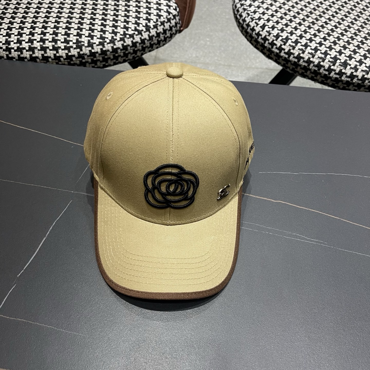 🧢【CHANEL 香奈儿】日韩时尚潮流❤️❤️❤️纯棉棒球帽原单品质火爆款来袭🎩工艺精美高档大气！旅游出行方便携带！