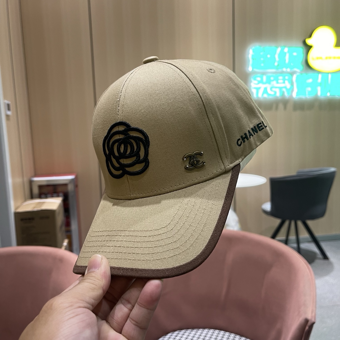 🧢【CHANEL 香奈儿】日韩时尚潮流❤️❤️❤️纯棉棒球帽原单品质火爆款来袭🎩工艺精美高档大气！旅游出行方便携带！