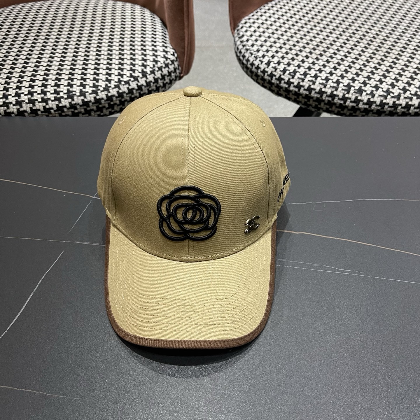 🧢【CHANEL 香奈儿】日韩时尚潮流❤️❤️❤️纯棉棒球帽原单品质火爆款来袭🎩工艺精美高档大气！旅游出行方便携带！