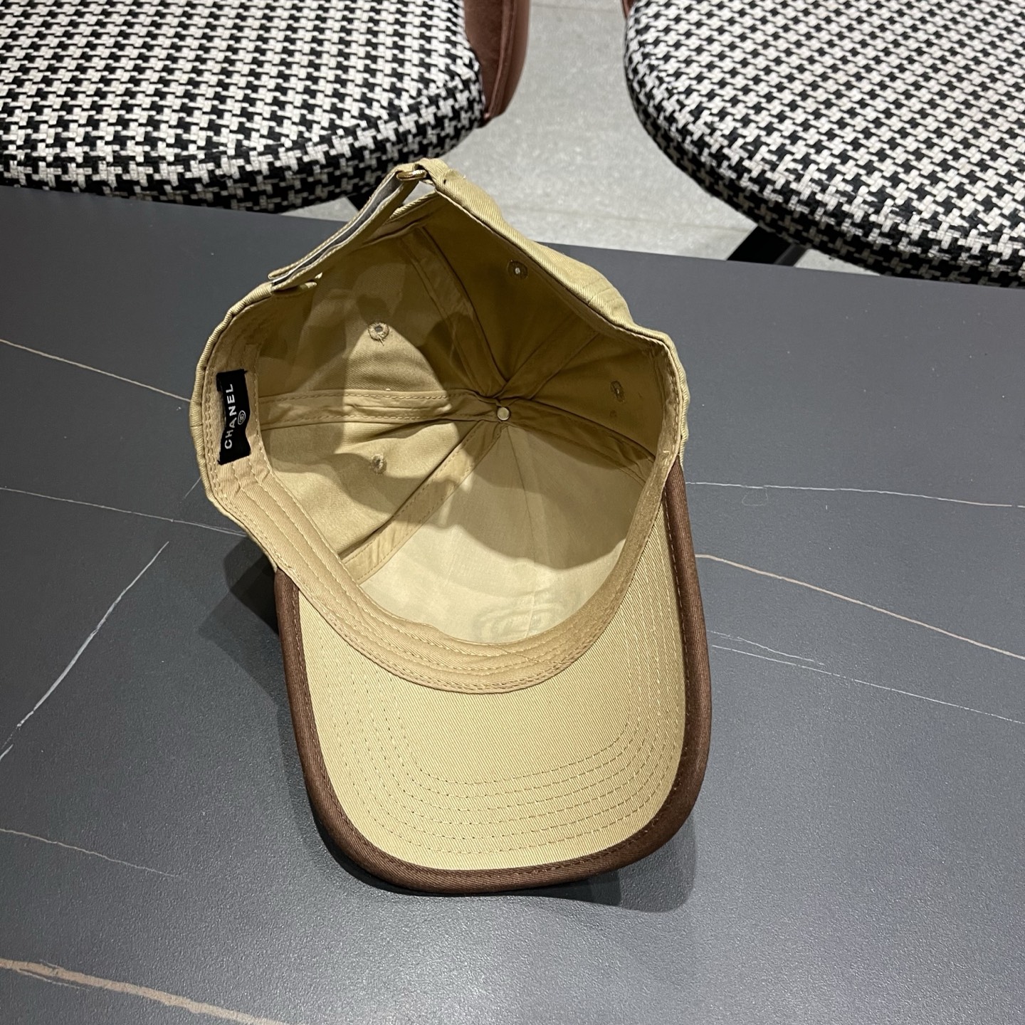 🧢【CHANEL 香奈儿】日韩时尚潮流❤️❤️❤️纯棉棒球帽原单品质火爆款来袭🎩工艺精美高档大气！旅游出行方便携带！