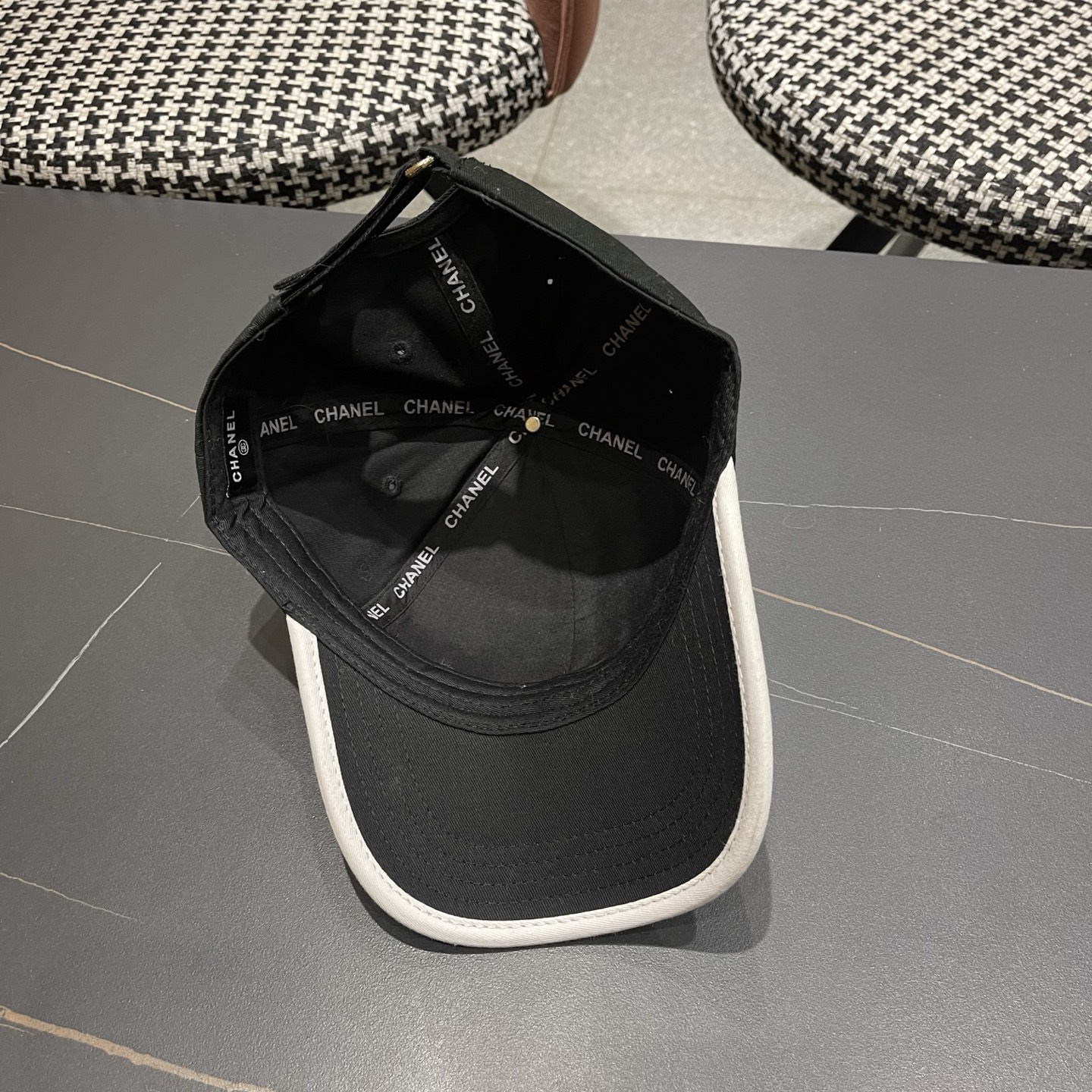 🧢【CHANEL 香奈儿】日韩时尚潮流❤️❤️❤️纯棉棒球帽原单品质火爆款来袭🎩工艺精美高档大气！旅游出行方便携带！