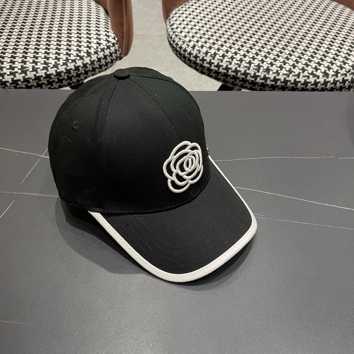 🧢【CHANEL 香奈儿】日韩时尚潮流❤️❤️❤️纯棉棒球帽原单品质火爆款来袭🎩工艺精美高档大气！旅游出行方便携带！
