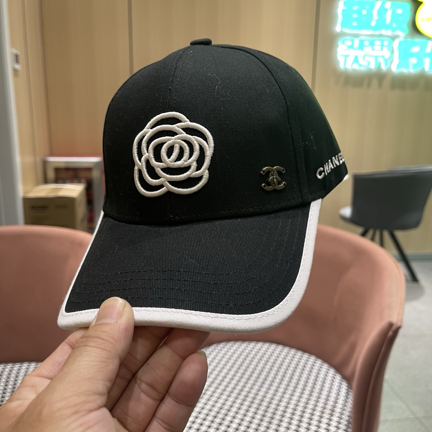 🧢【CHANEL 香奈儿】日韩时尚潮流❤️❤️❤️纯棉棒球帽原单品质火爆款来袭🎩工艺精美高档大气！旅游出行方便携带！
