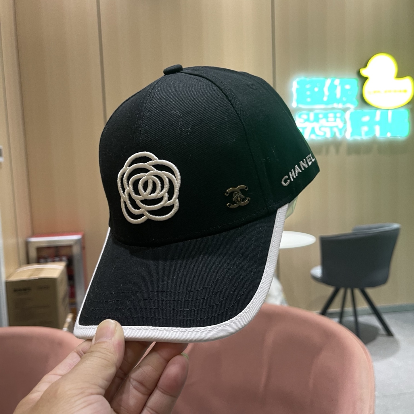 🧢【CHANEL 香奈儿】日韩时尚潮流❤️❤️❤️纯棉棒球帽原单品质火爆款来袭🎩工艺精美高档大气！旅游出行方便携带！