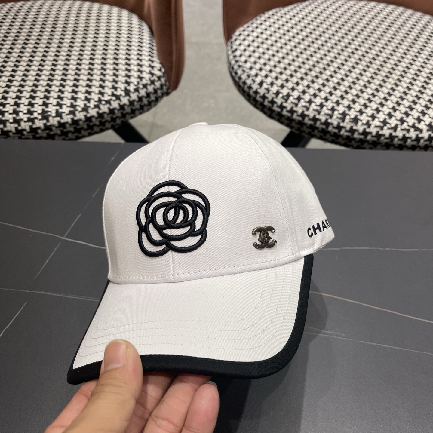 🧢【CHANEL 香奈儿】日韩时尚潮流❤️❤️❤️纯棉棒球帽原单品质火爆款来袭🎩工艺精美高档大气！旅游出行方便携带！