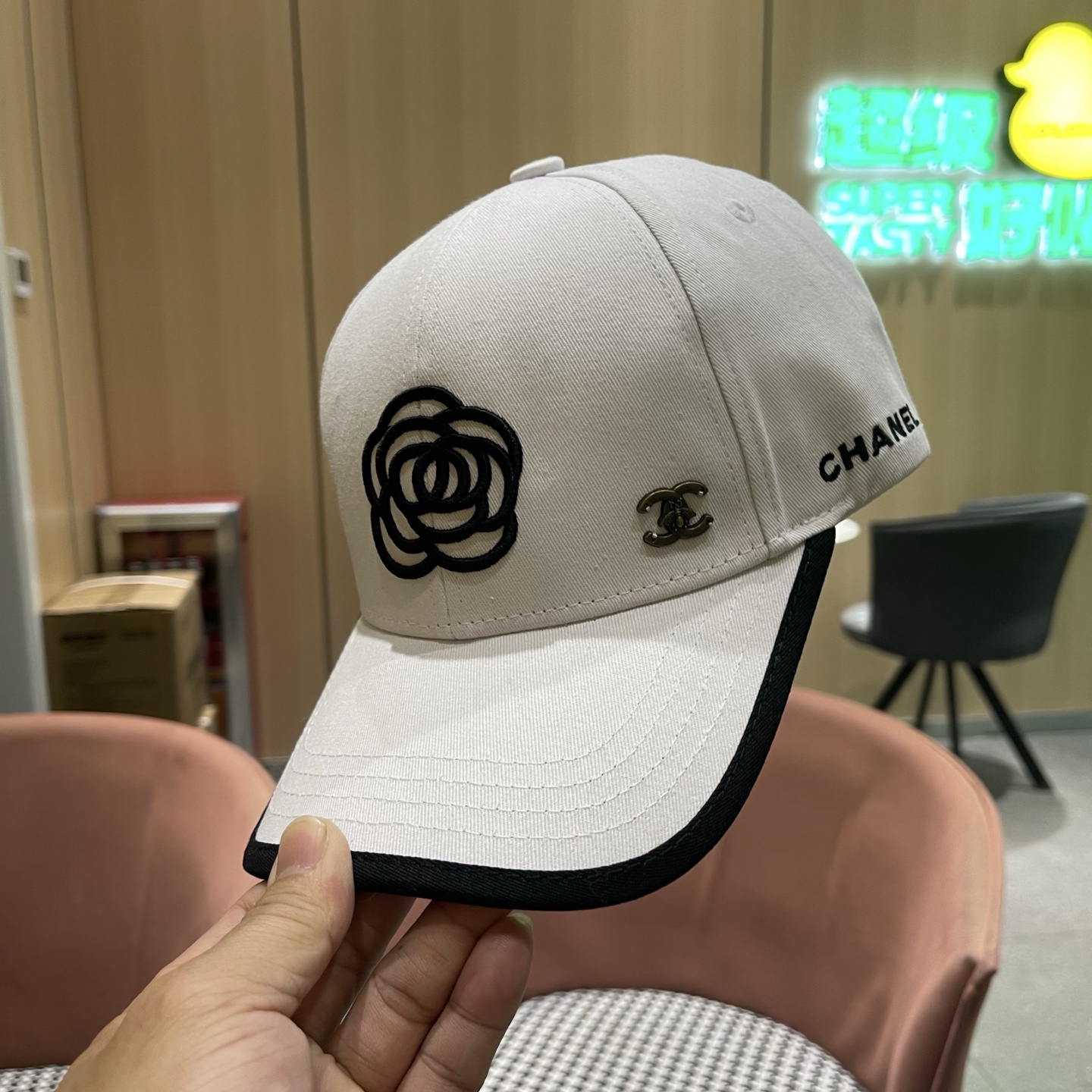 🧢【CHANEL 香奈儿】日韩时尚潮流❤️❤️❤️纯棉棒球帽原单品质火爆款来袭🎩工艺精美高档大气！旅游出行方便携带！
