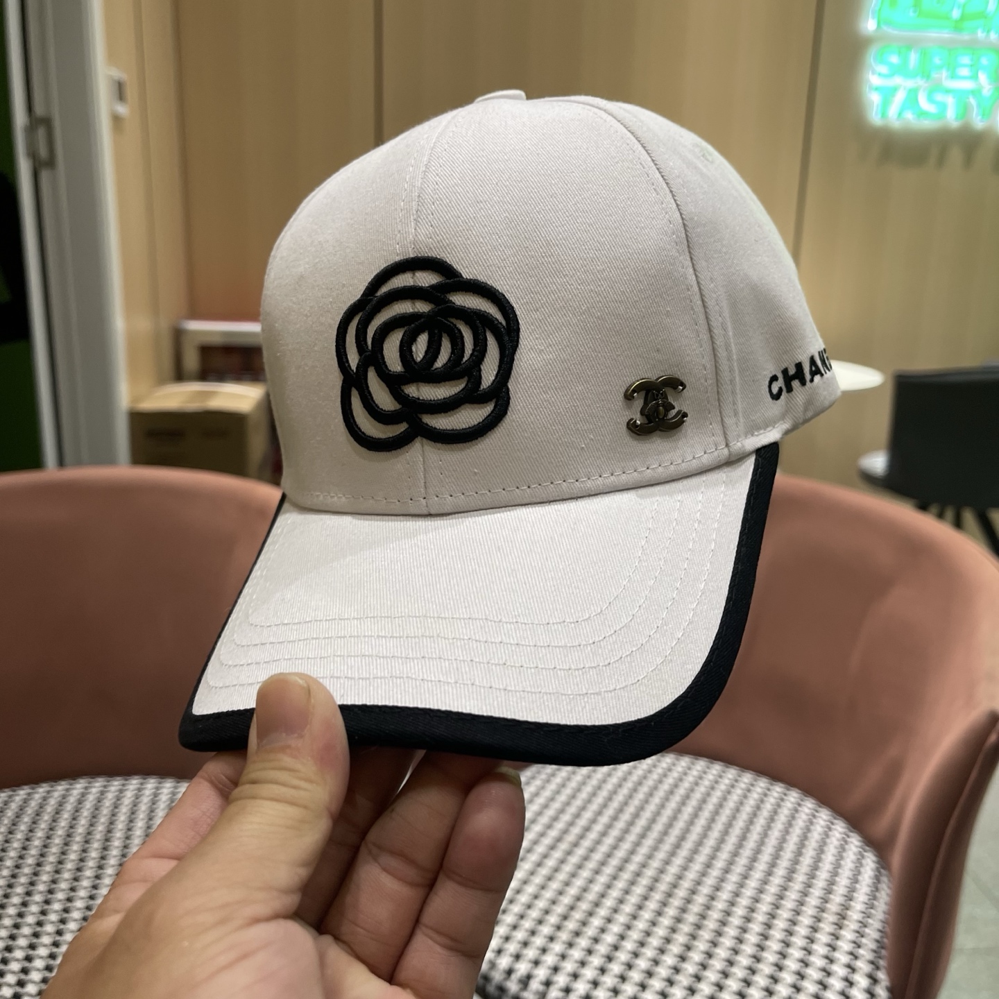 🧢【CHANEL 香奈儿】日韩时尚潮流❤️❤️❤️纯棉棒球帽原单品质火爆款来袭🎩工艺精美高档大气！旅游出行方便携带！
