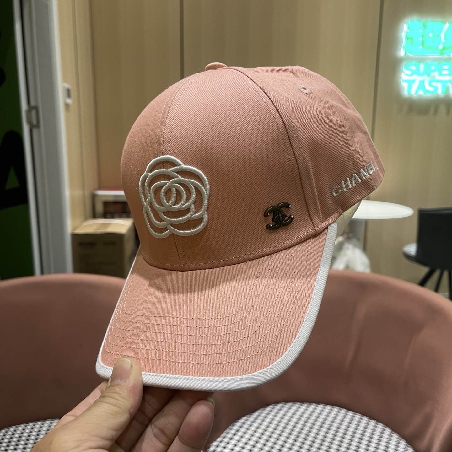 🧢【CHANEL 香奈儿】日韩时尚潮流❤️❤️❤️纯棉棒球帽原单品质火爆款来袭🎩工艺精美高档大气！旅游出行方便携带！