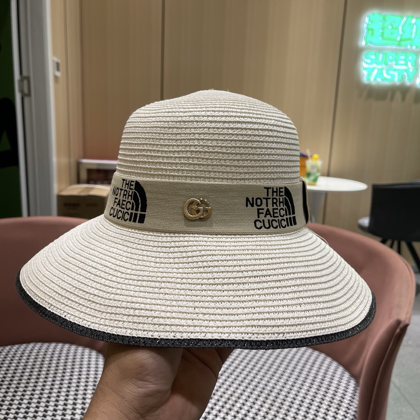 gucci古奇海边沙滩帽子女夏季出游防晒草帽户外大沿遮阳帽百搭盆帽