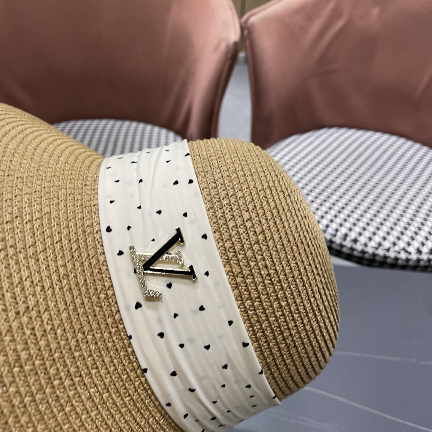 LV 路易威登新款遮阳草帽沙滩风格，简约大方，新款帽型超美腻，出门必带