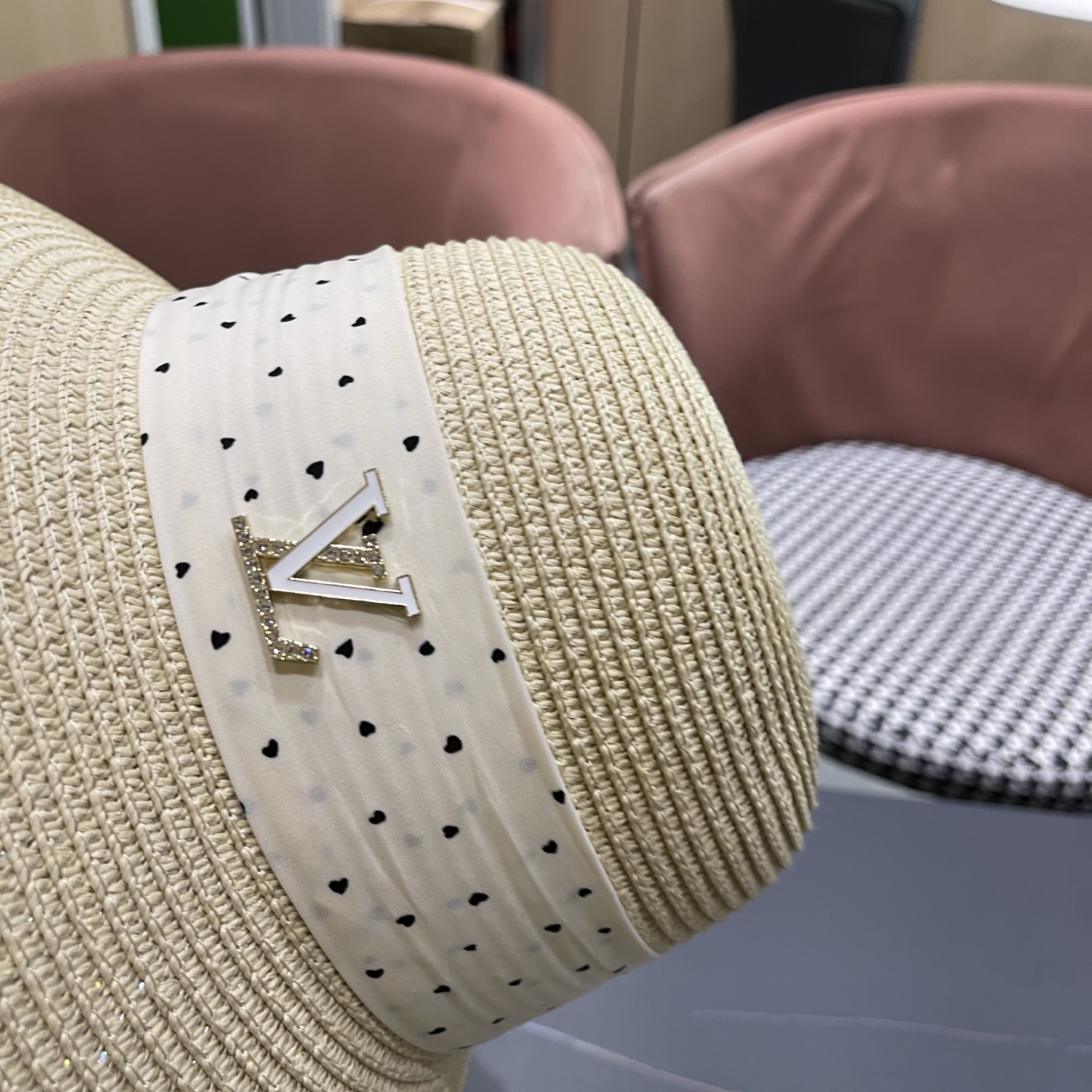 LV 路易威登新款遮阳草帽沙滩风格，简约大方，新款帽型超美腻，出门必带