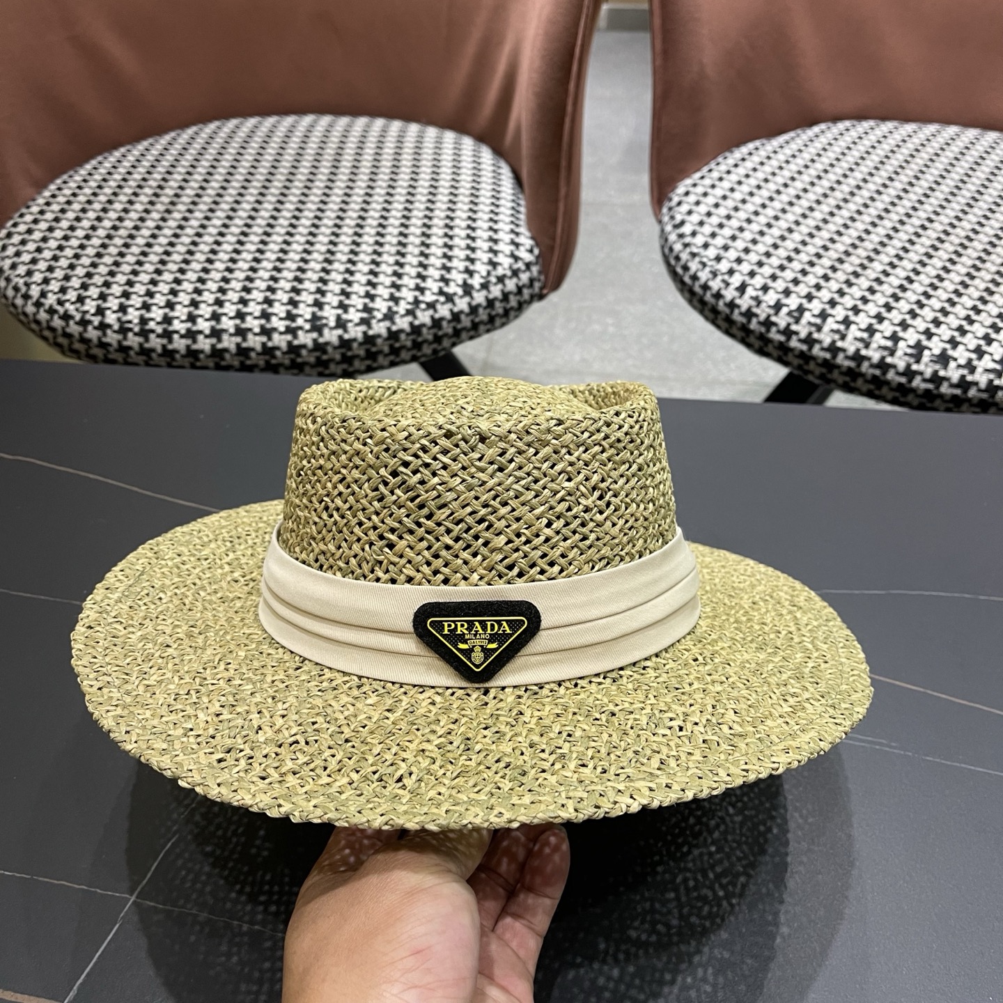 普拉达PRADA 法式复古草帽海边度假风遮阳帽老钱风帽子女款防晒大帽檐夏大头围
