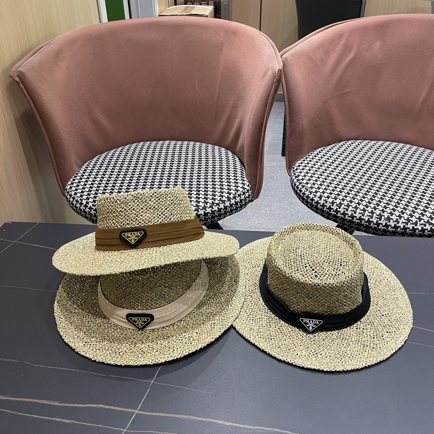 普拉达PRADA 法式复古草帽海边度假风遮阳帽老钱风帽子女款防晒大帽檐夏大头围