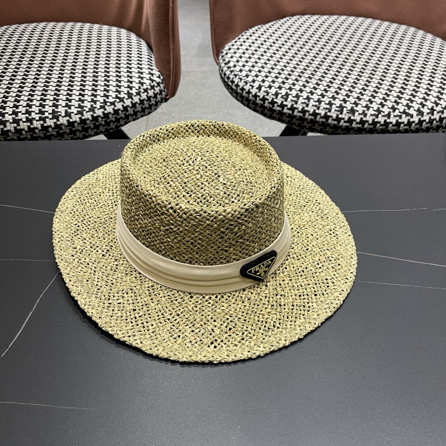 普拉达PRADA 法式复古草帽海边度假风遮阳帽老钱风帽子女款防晒大帽檐夏大头围