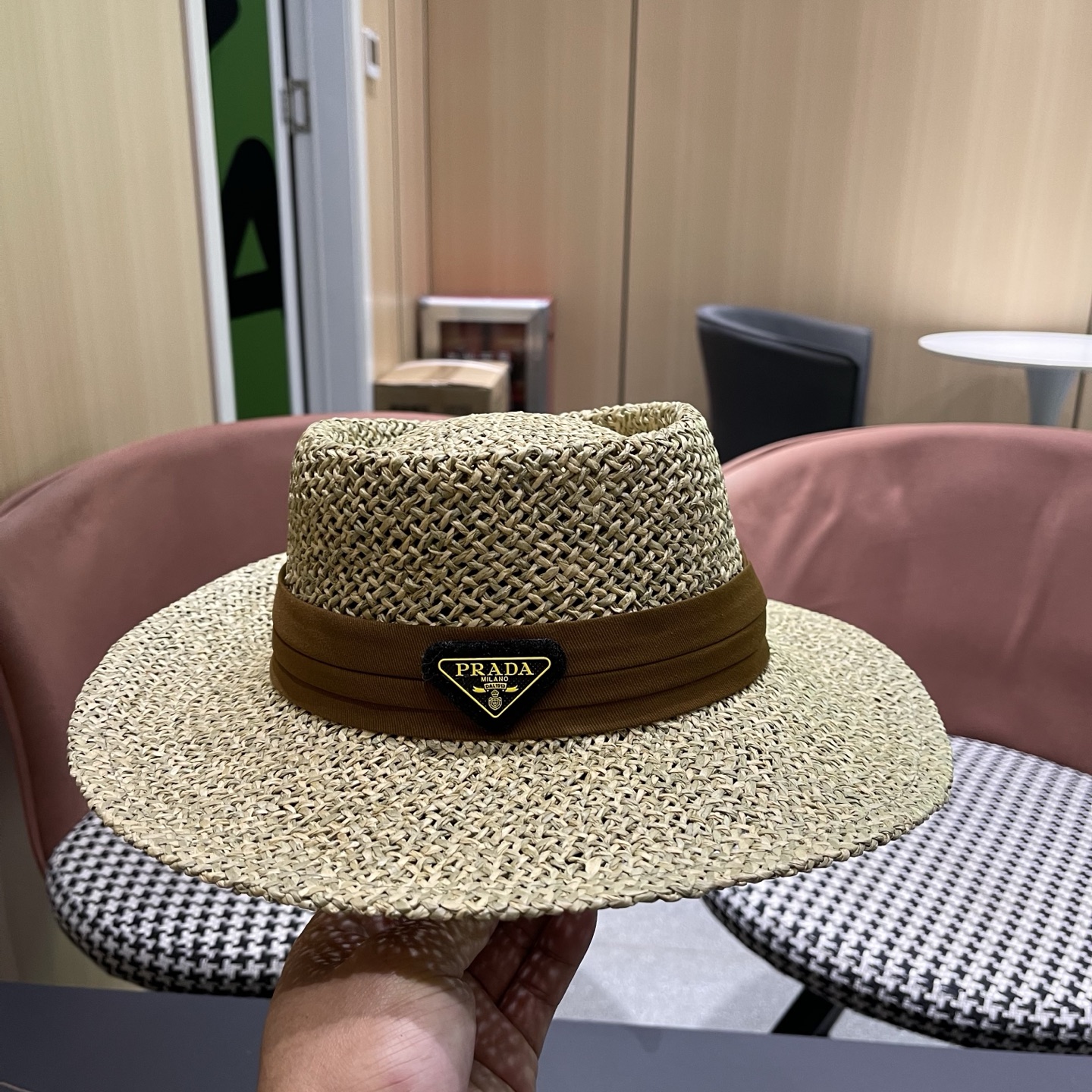 普拉达PRADA 法式复古草帽海边度假风遮阳帽老钱风帽子女款防晒大帽檐夏大头围
