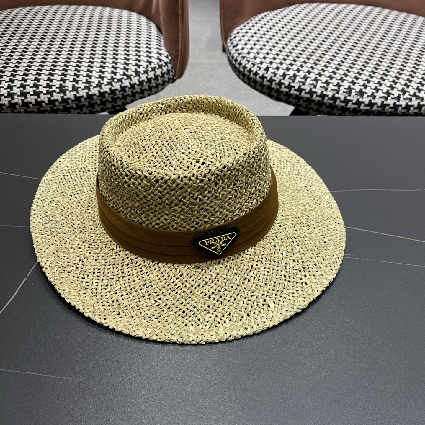 普拉达PRADA 法式复古草帽海边度假风遮阳帽老钱风帽子女款防晒大帽檐夏大头围