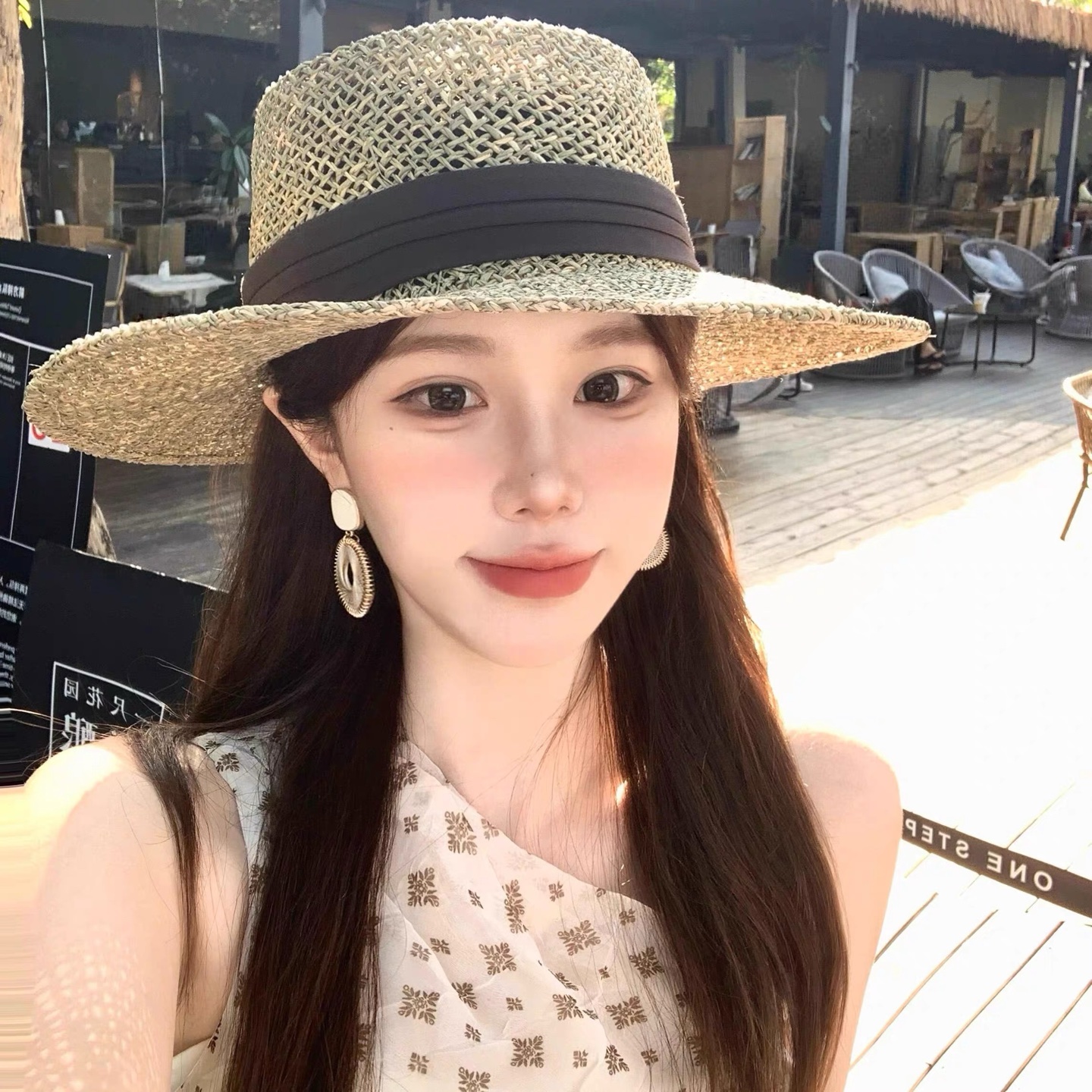 普拉达PRADA 法式复古草帽海边度假风遮阳帽老钱风帽子女款防晒大帽檐夏大头围