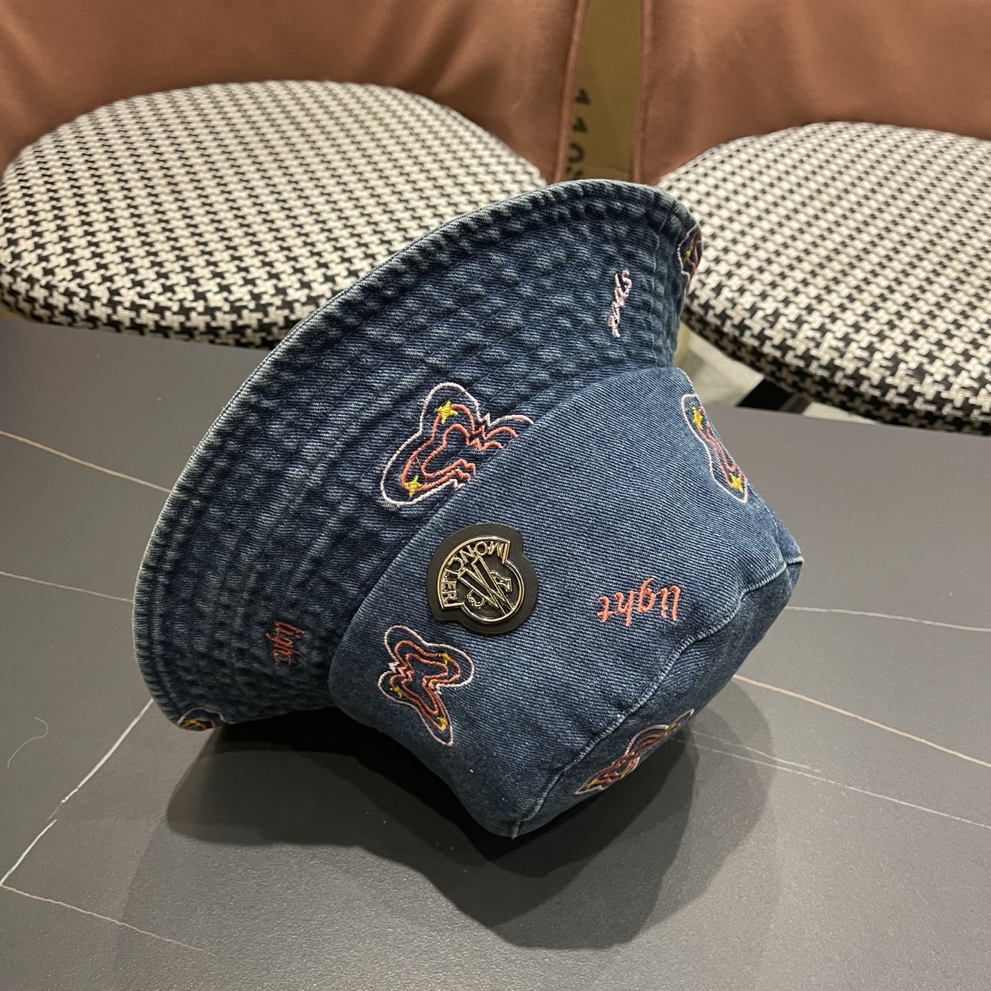 Moncler蒙口新款牛仔渔夫帽，经典流行款，质量超赞，