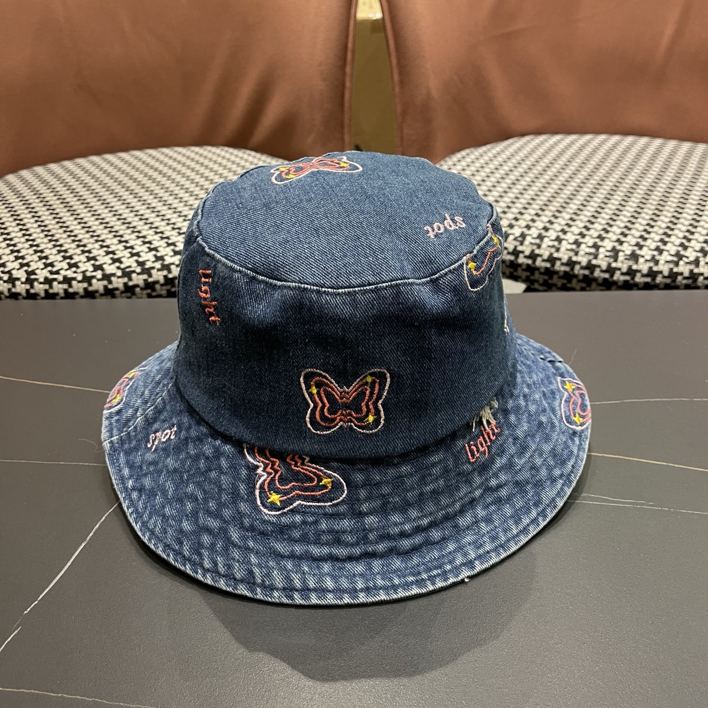 Moncler蒙口新款牛仔渔夫帽，经典流行款，质量超赞，